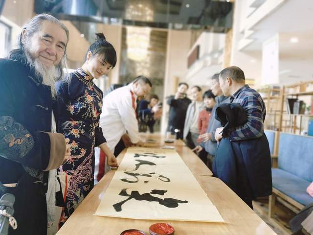 首屆一品天下三月三書畫藝術(shù)節(jié)隆重舉行，共促文化藝術(shù)交流